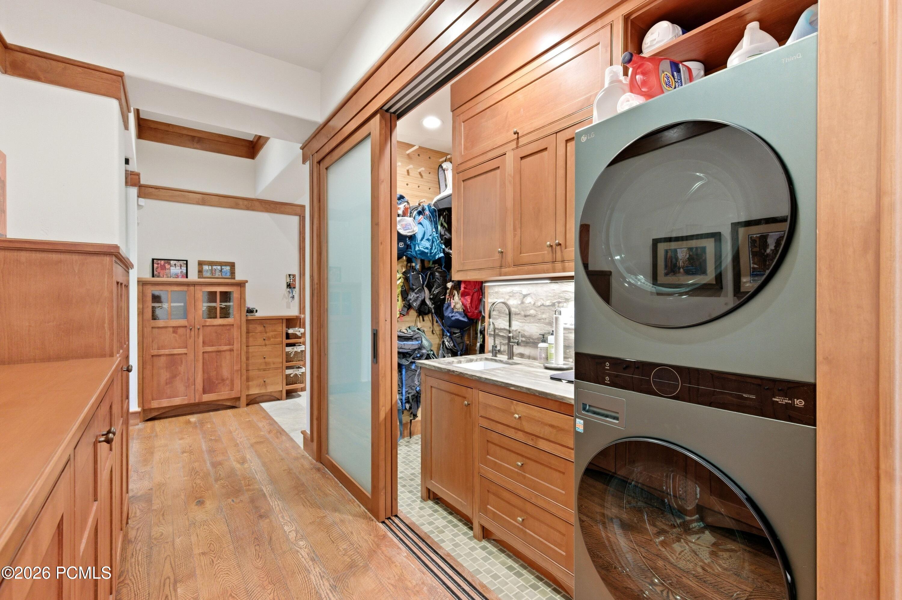 1042 W Quarry Mountain Lane