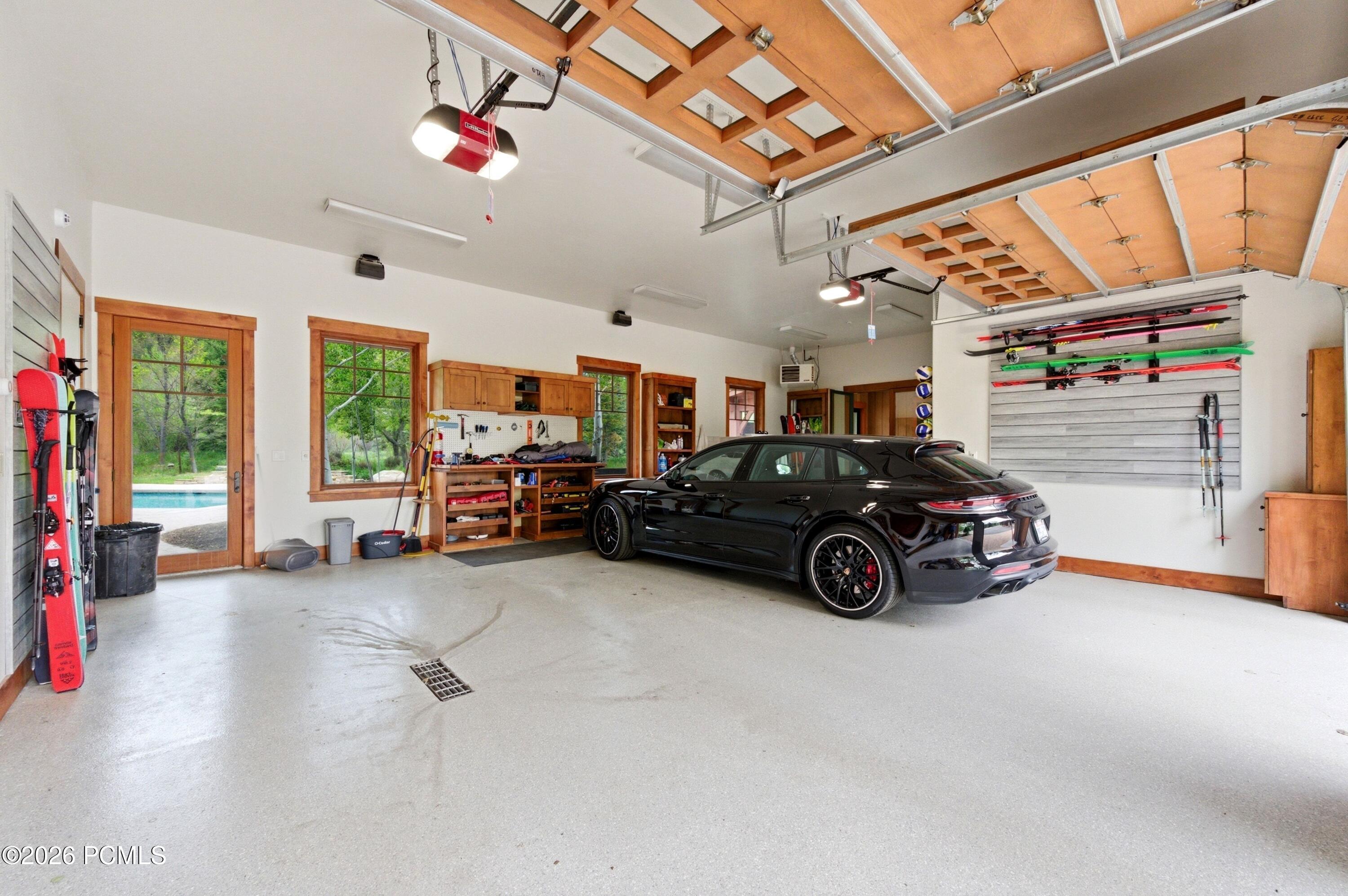 1042 W Quarry Mountain Lane