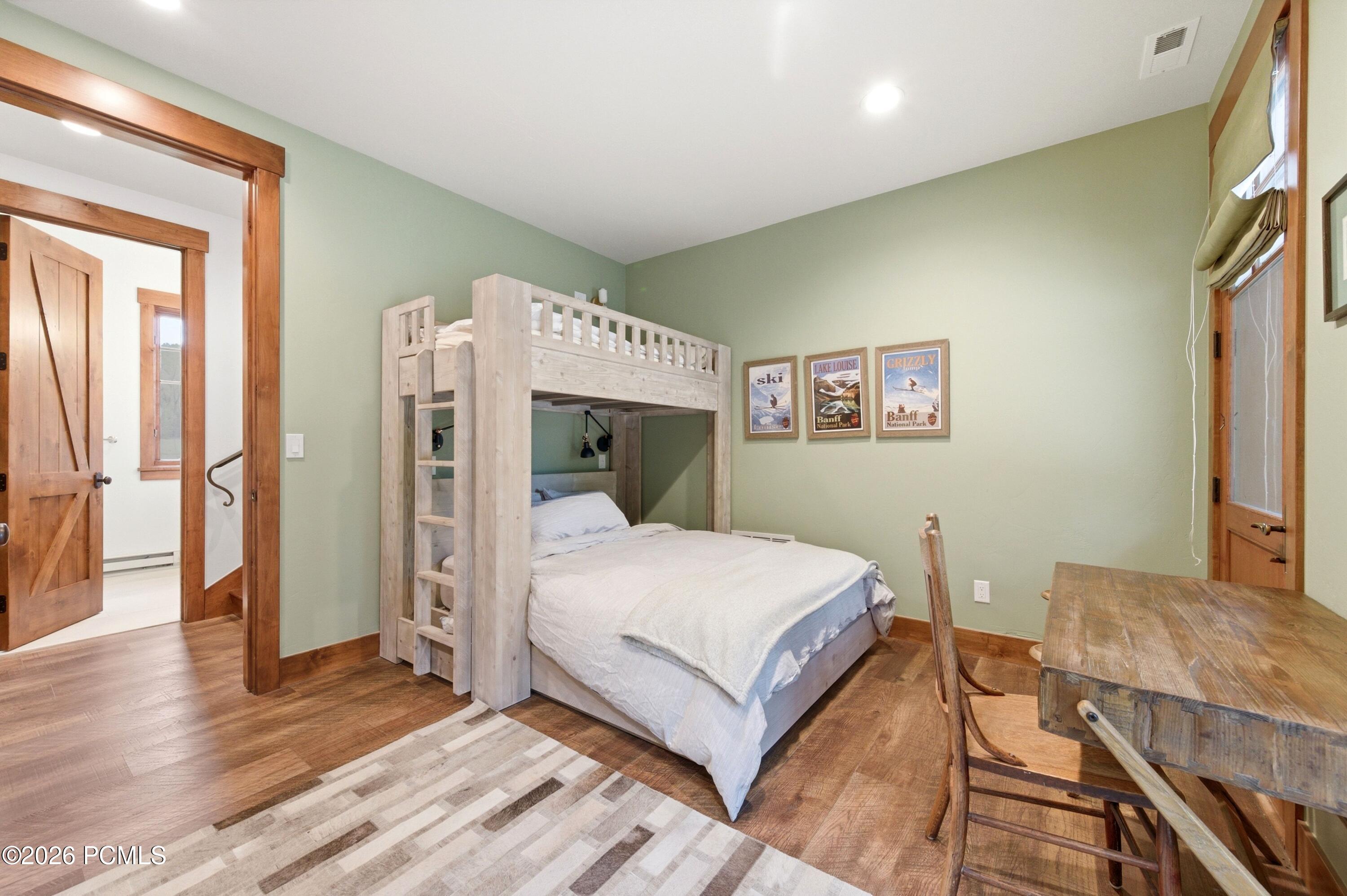 1042 W Quarry Mountain Lane