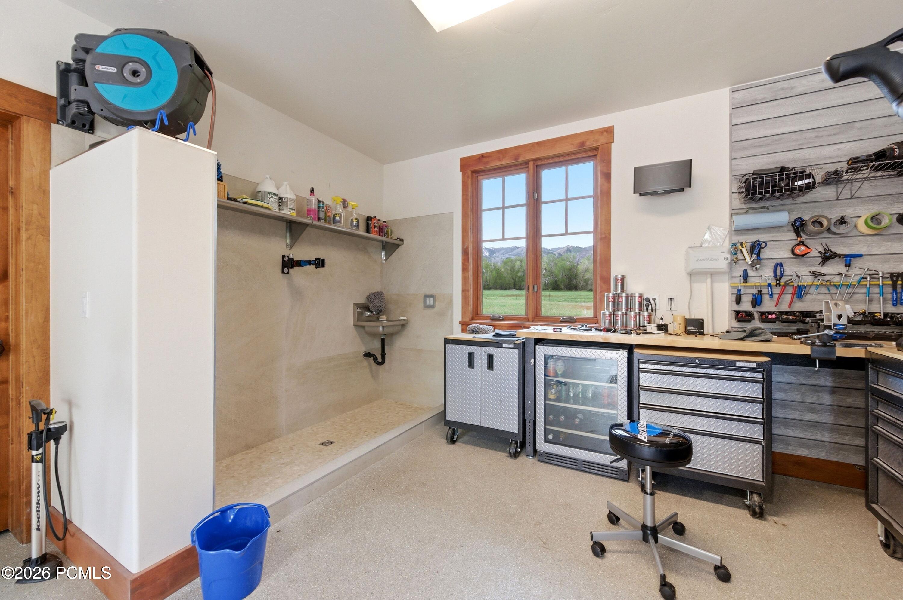 1042 W Quarry Mountain Lane