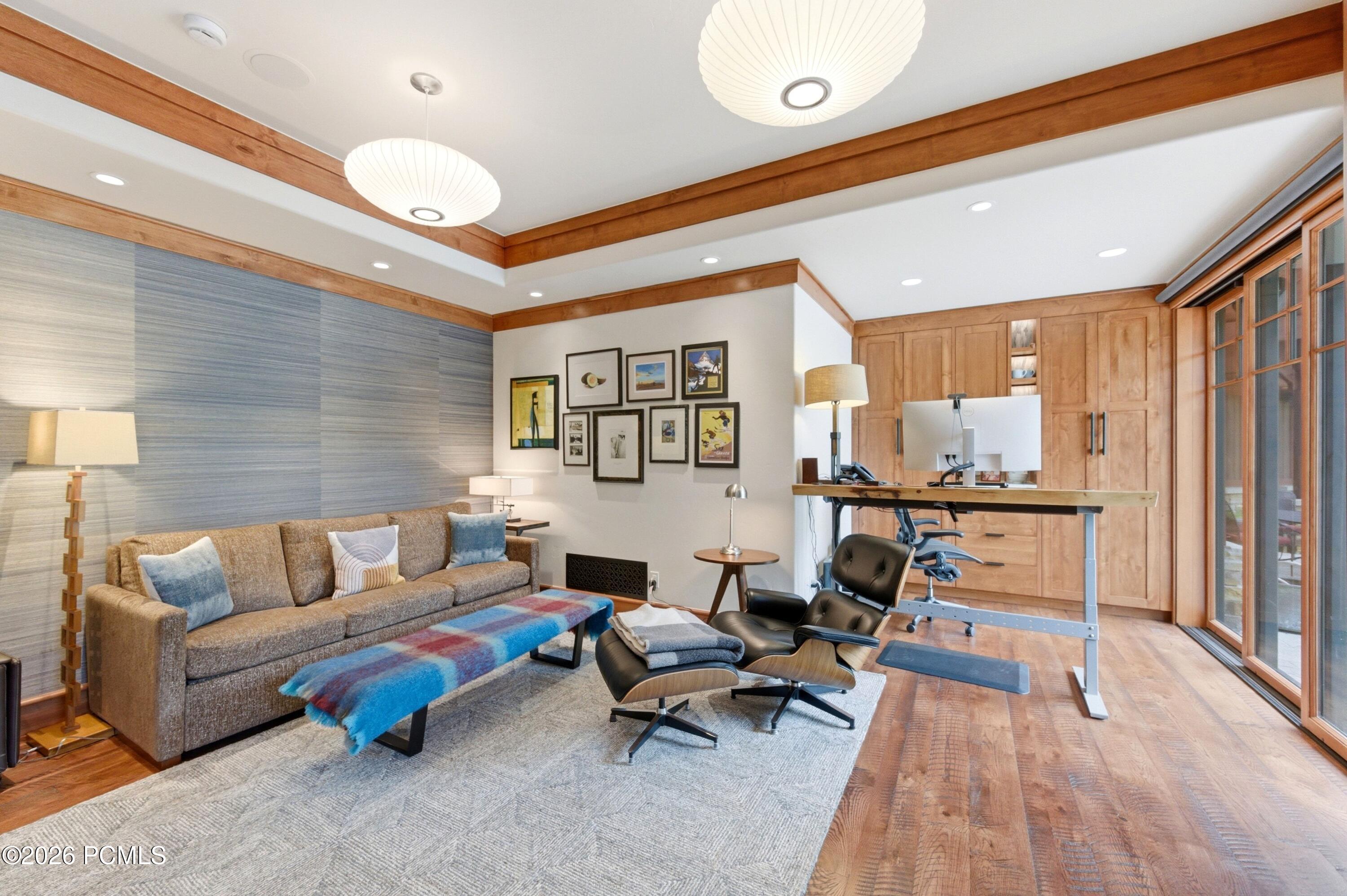 1042 W Quarry Mountain Lane