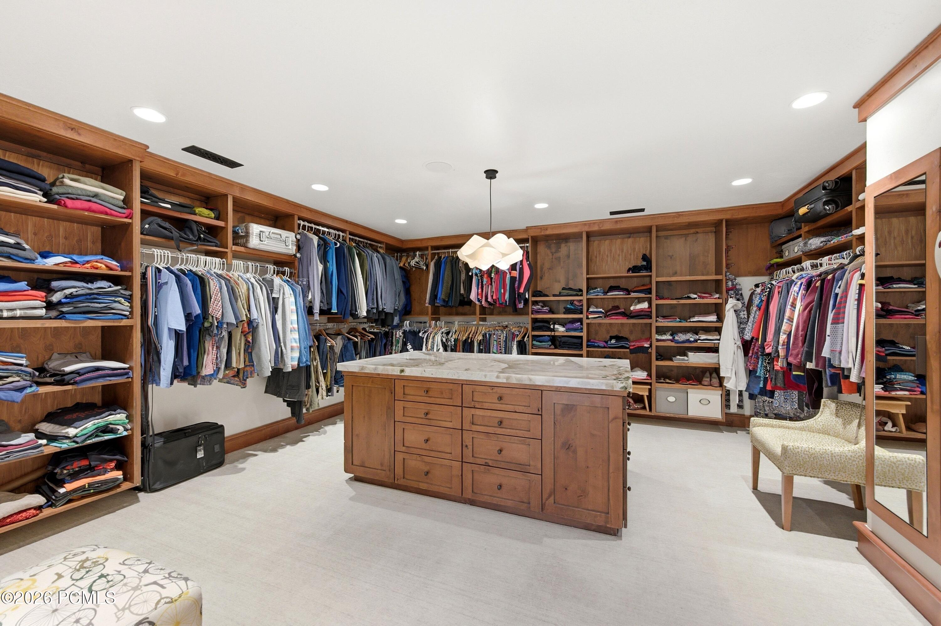 1042 W Quarry Mountain Lane