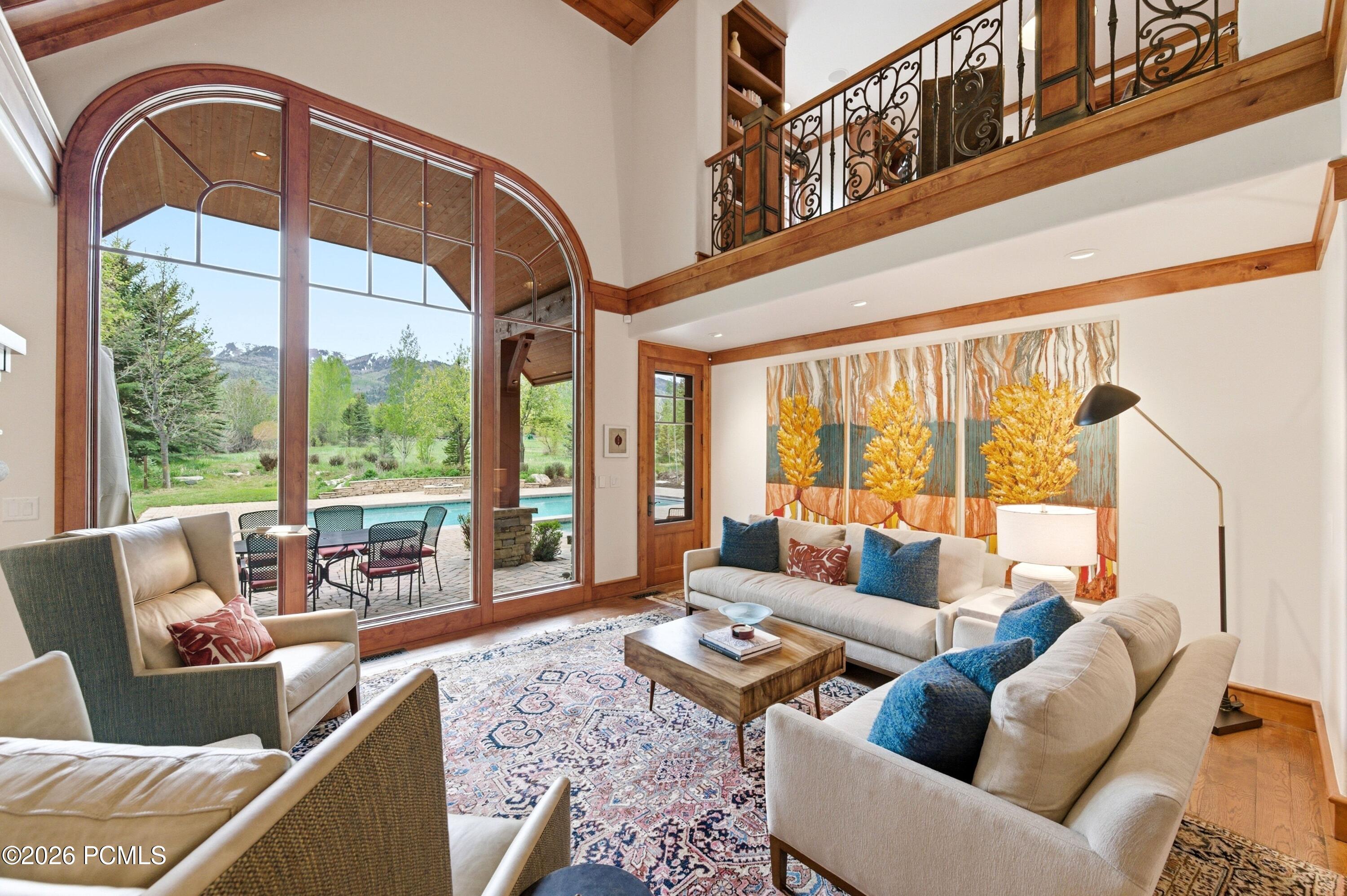 1042 W Quarry Mountain Lane