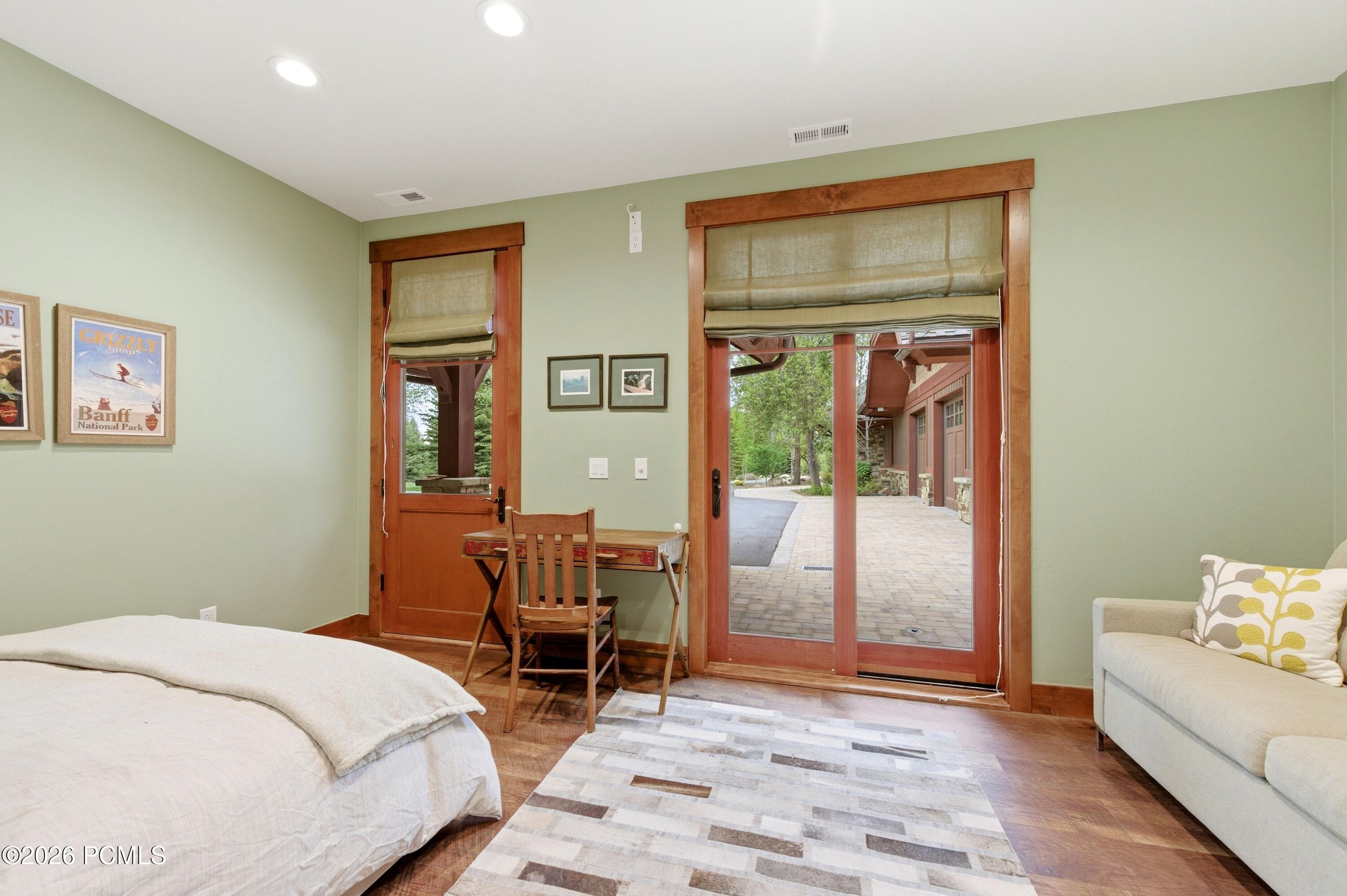 1042 W Quarry Mountain Lane