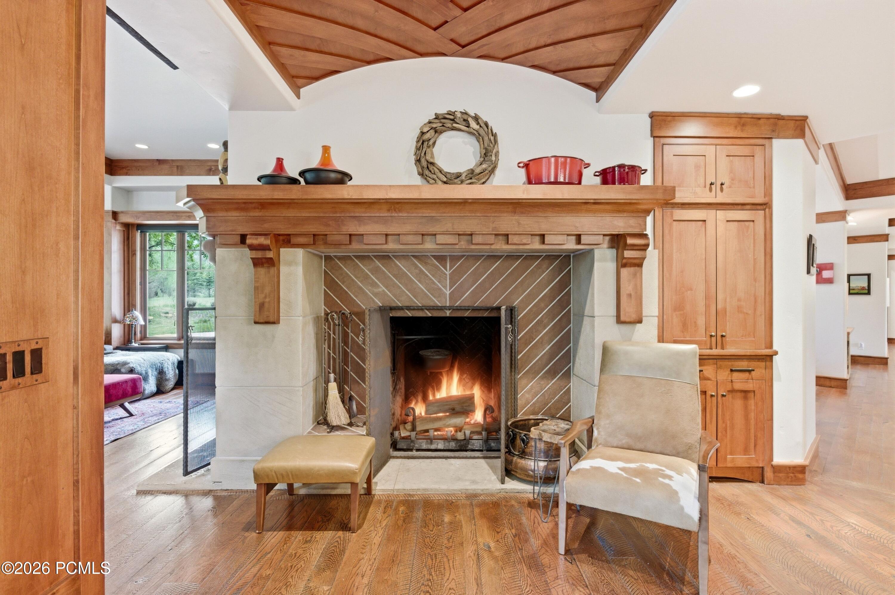 1042 W Quarry Mountain Lane