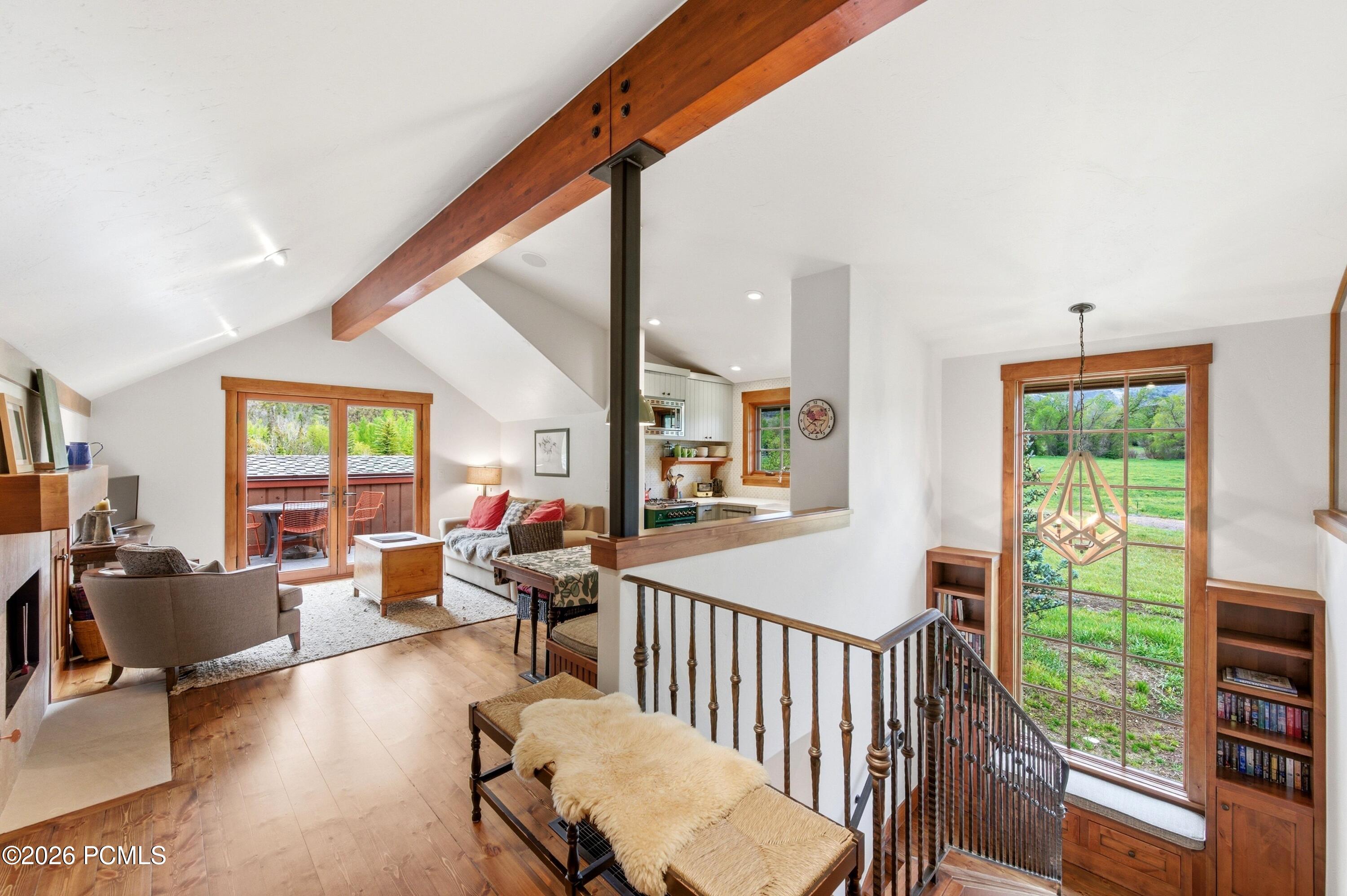 1042 W Quarry Mountain Lane