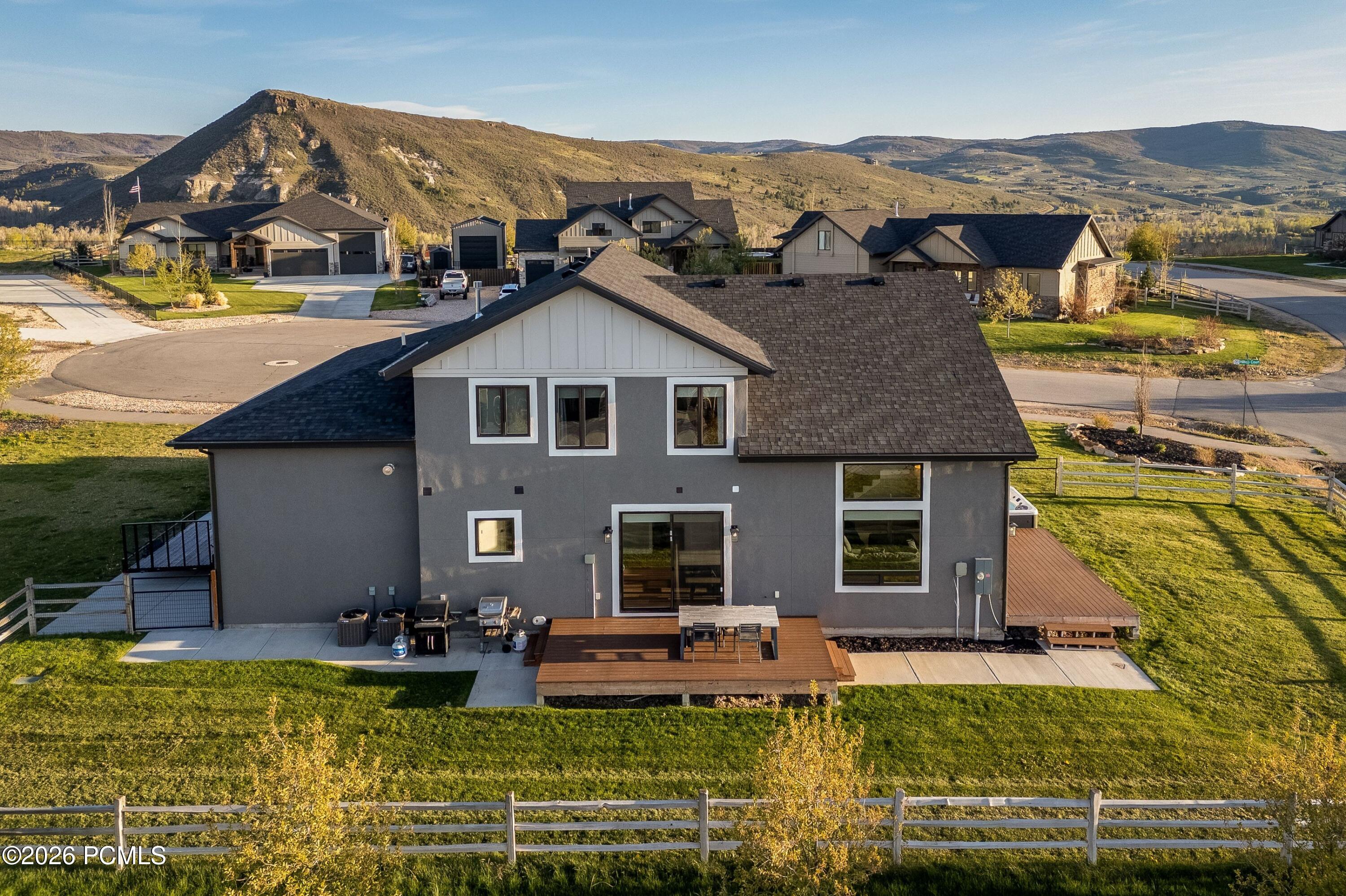 862 W Hilltop Court
