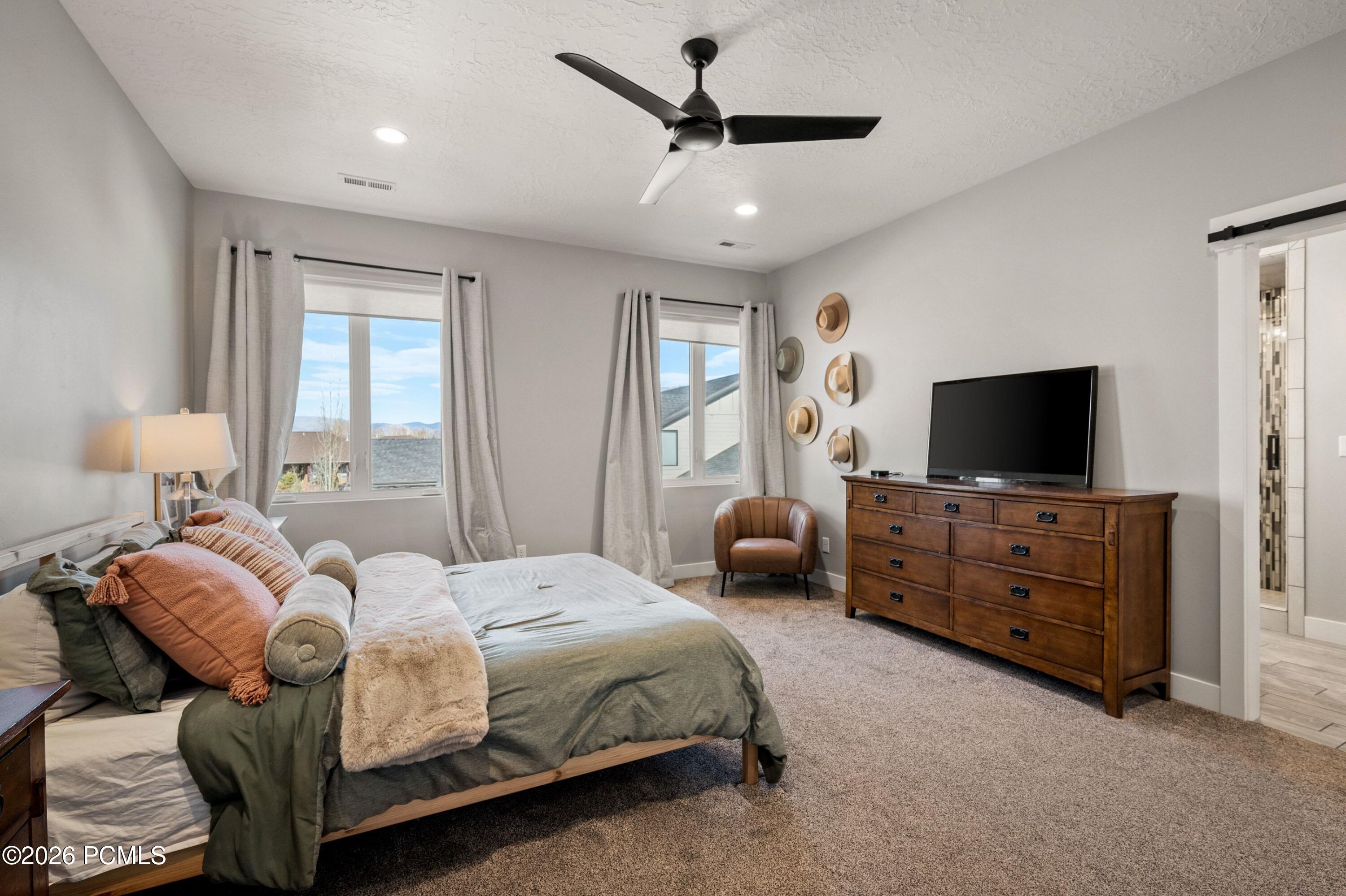 862 W Hilltop Court
