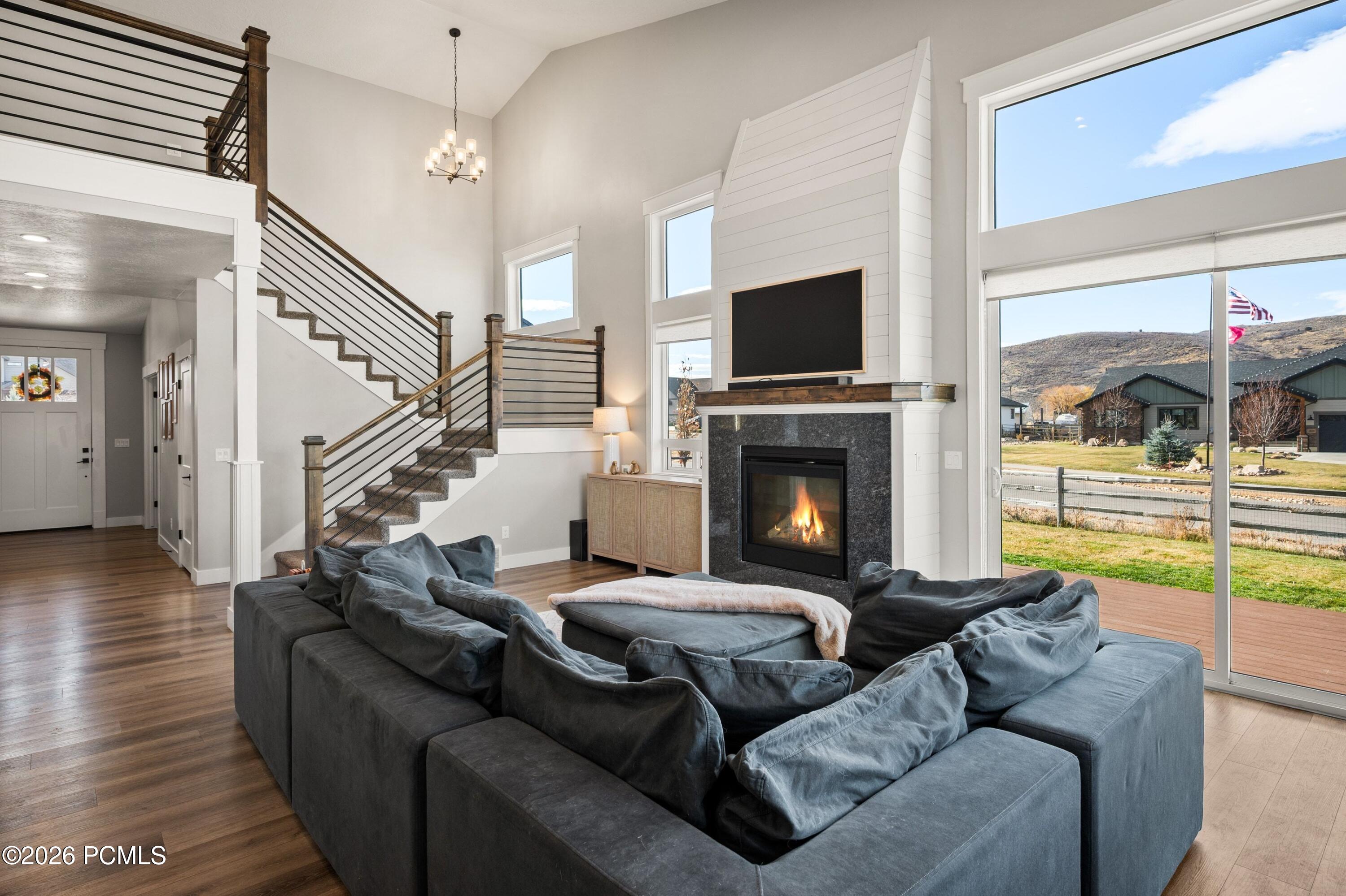 862 W Hilltop Court
