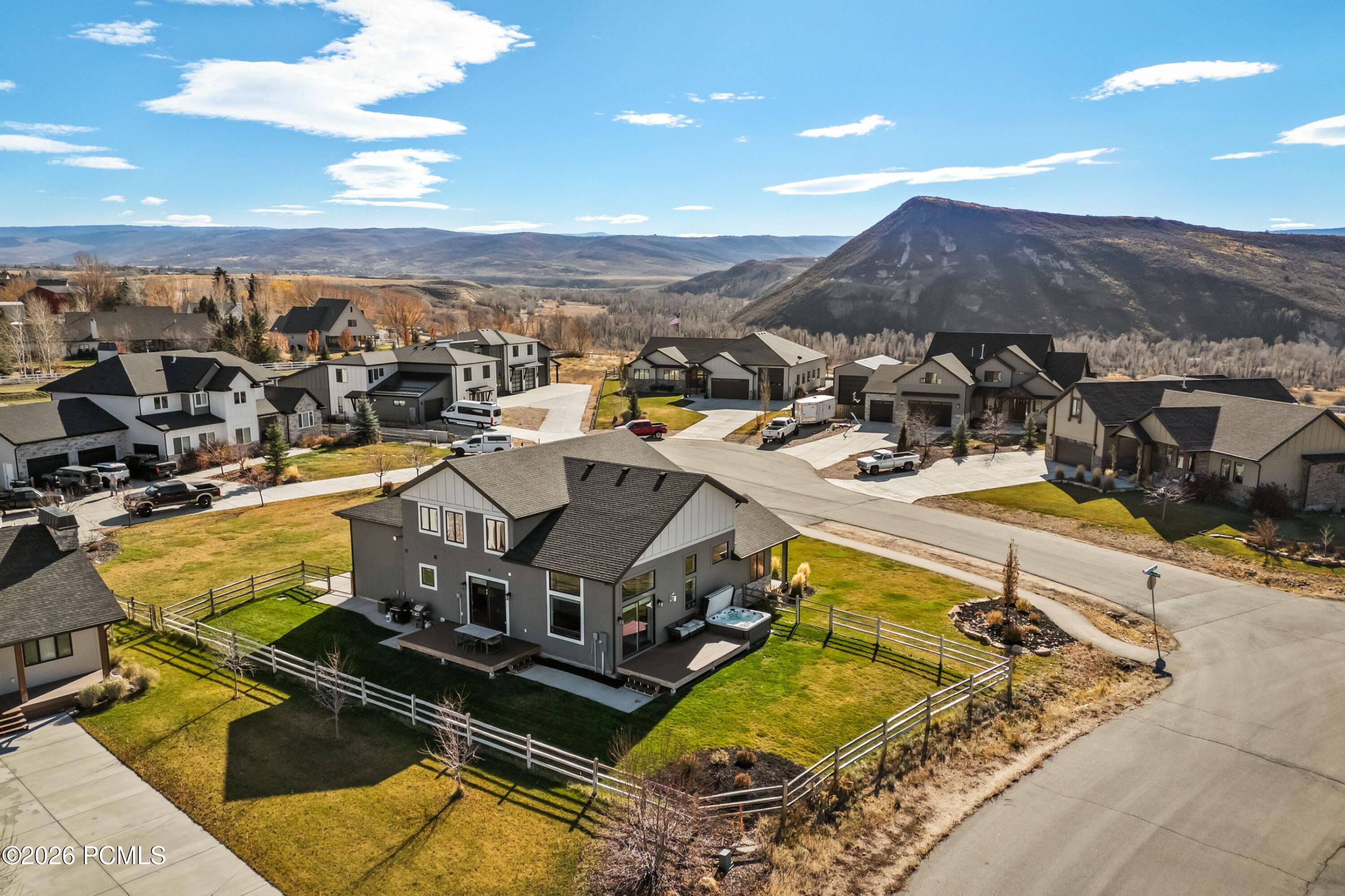 862 W Hilltop Court