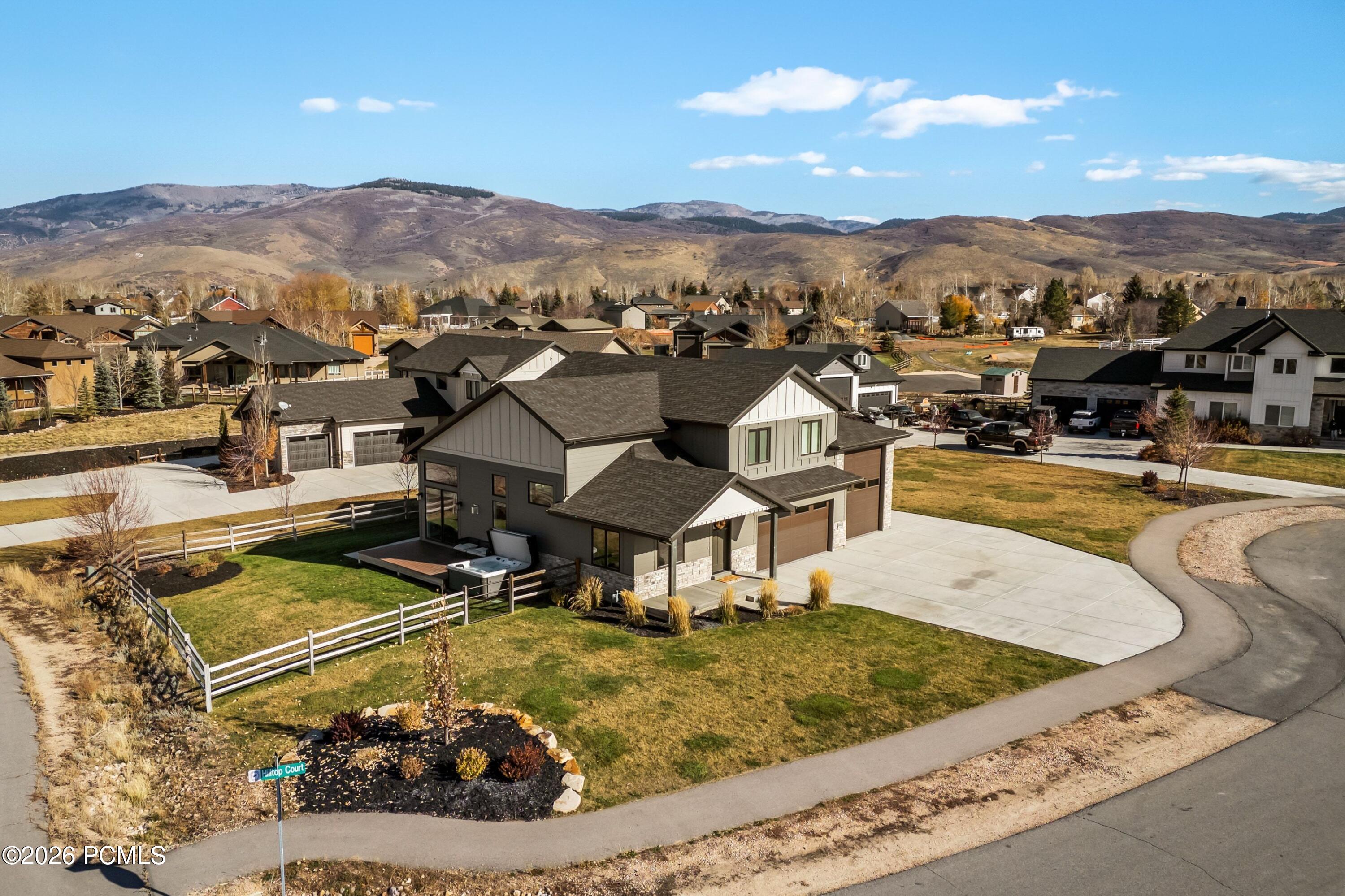 862 W Hilltop Court