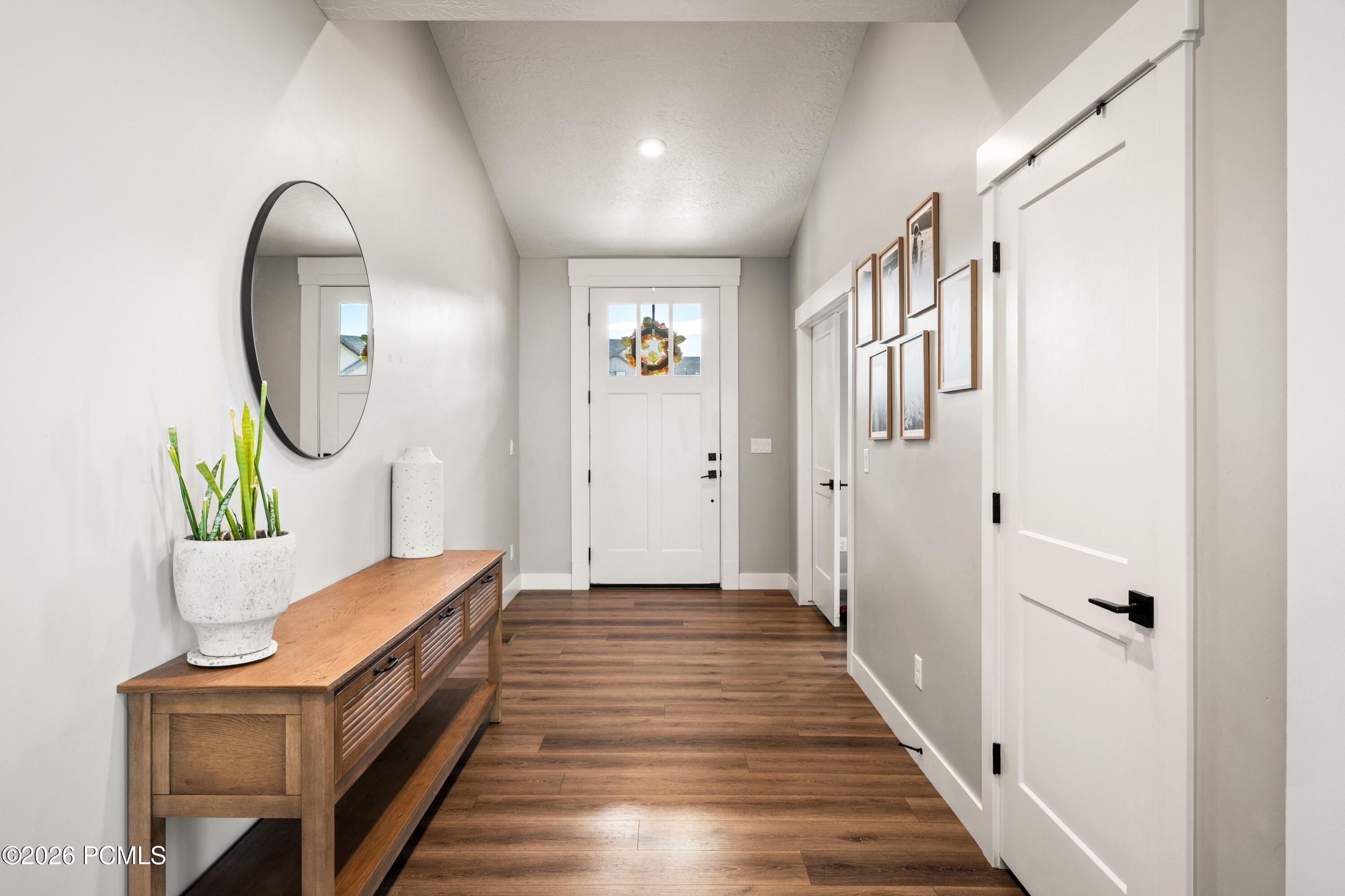 862 W Hilltop Court