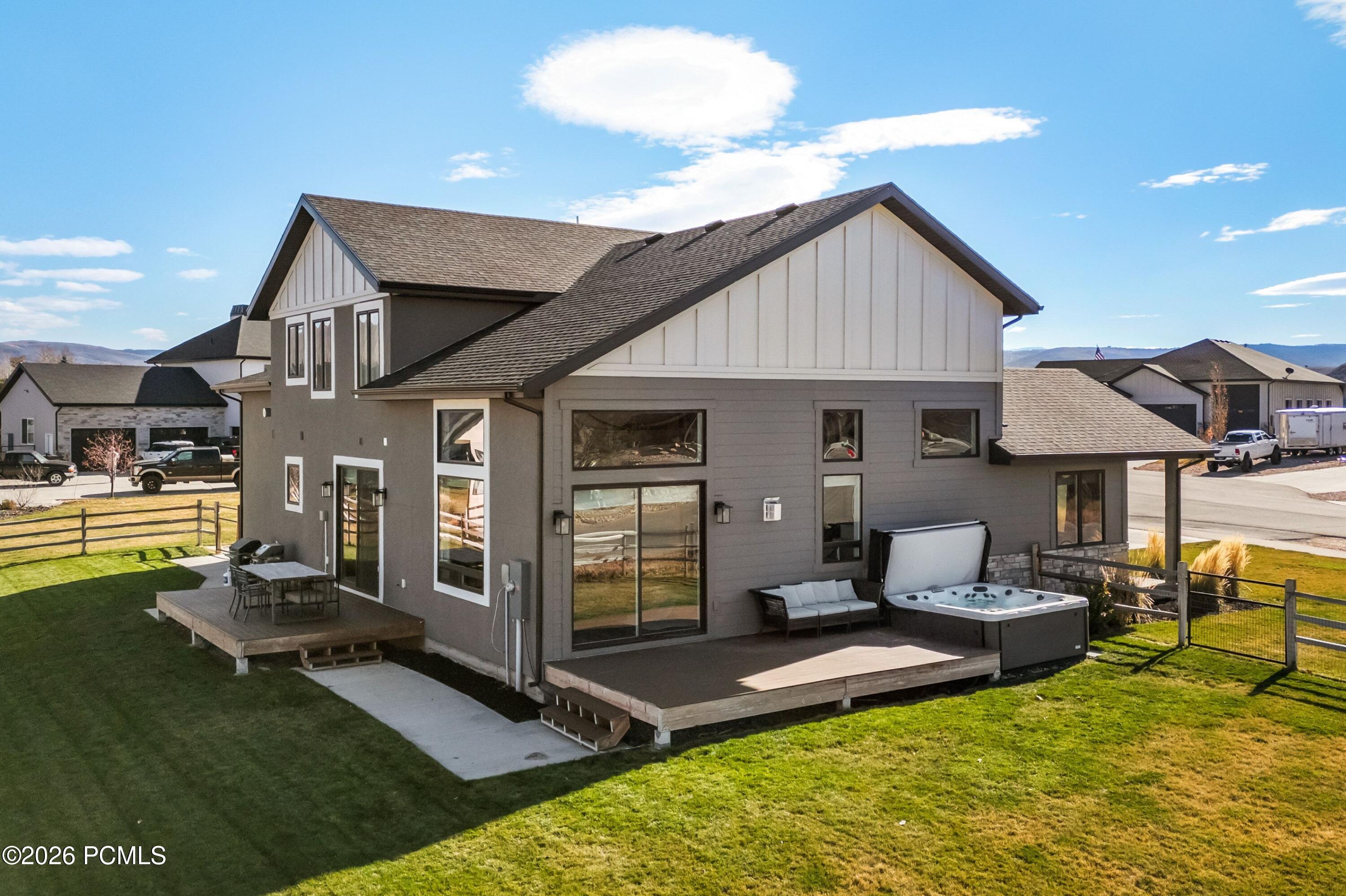 862 W Hilltop Court