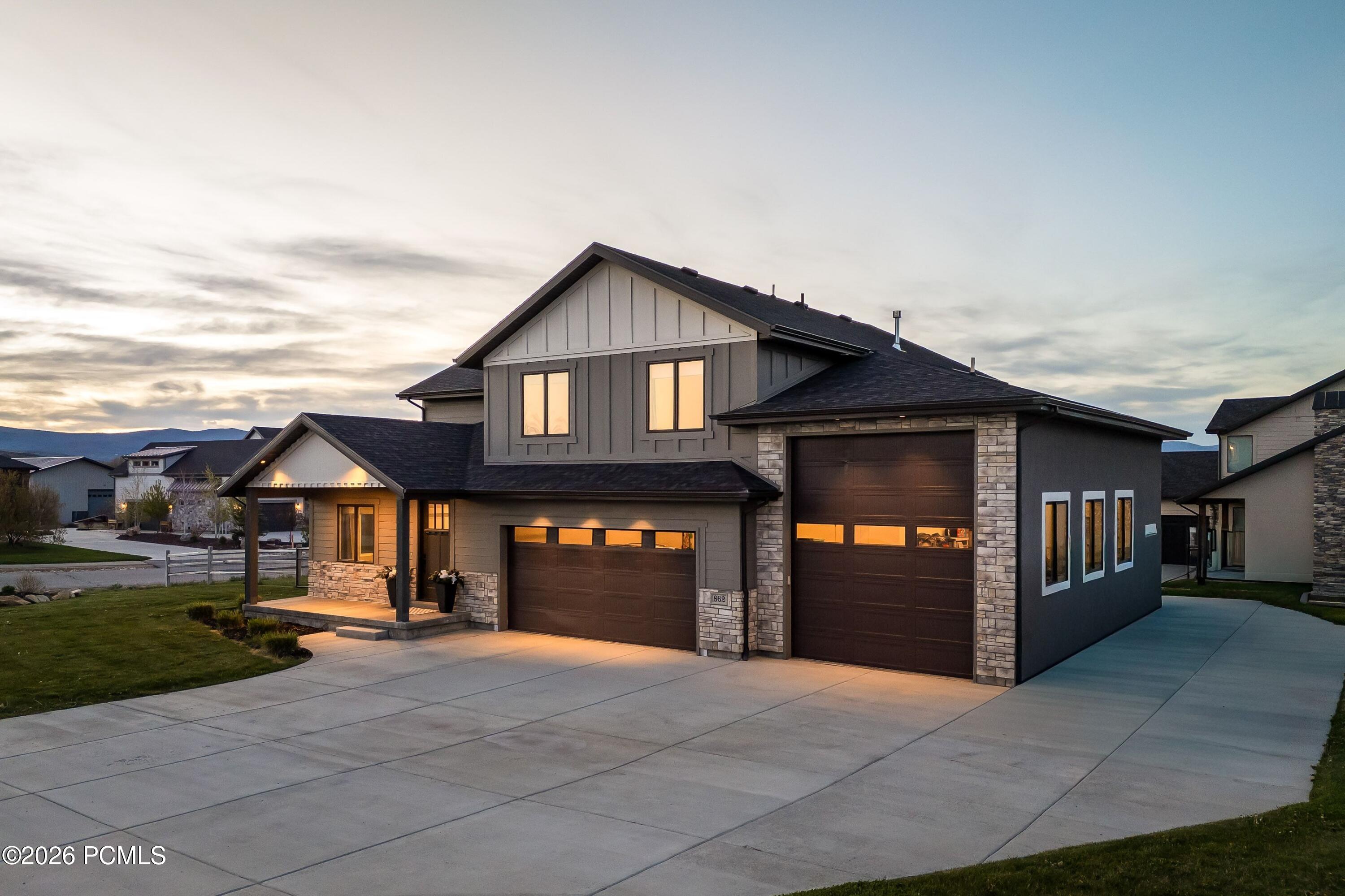 862 W Hilltop Court