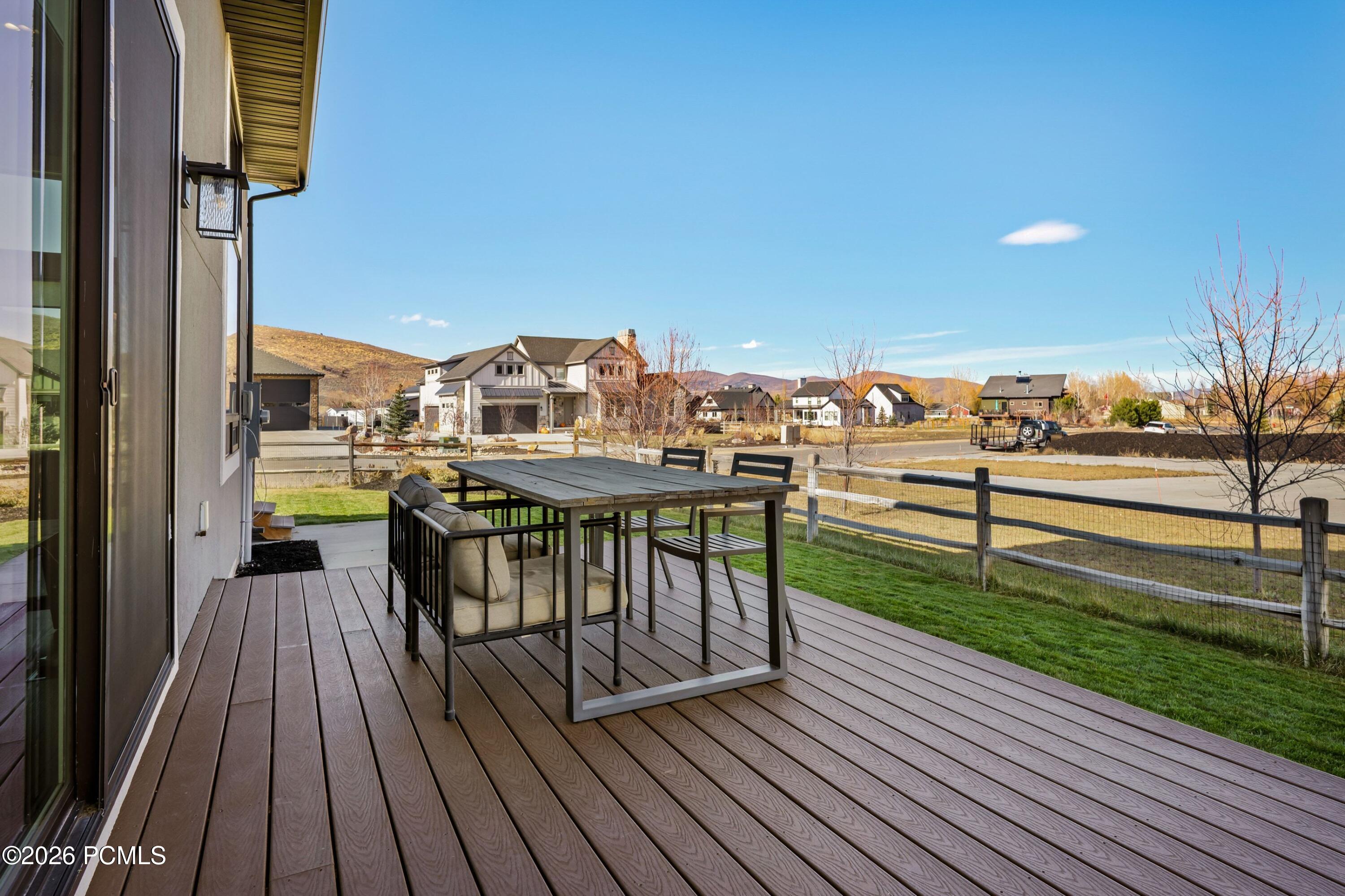 862 W Hilltop Court
