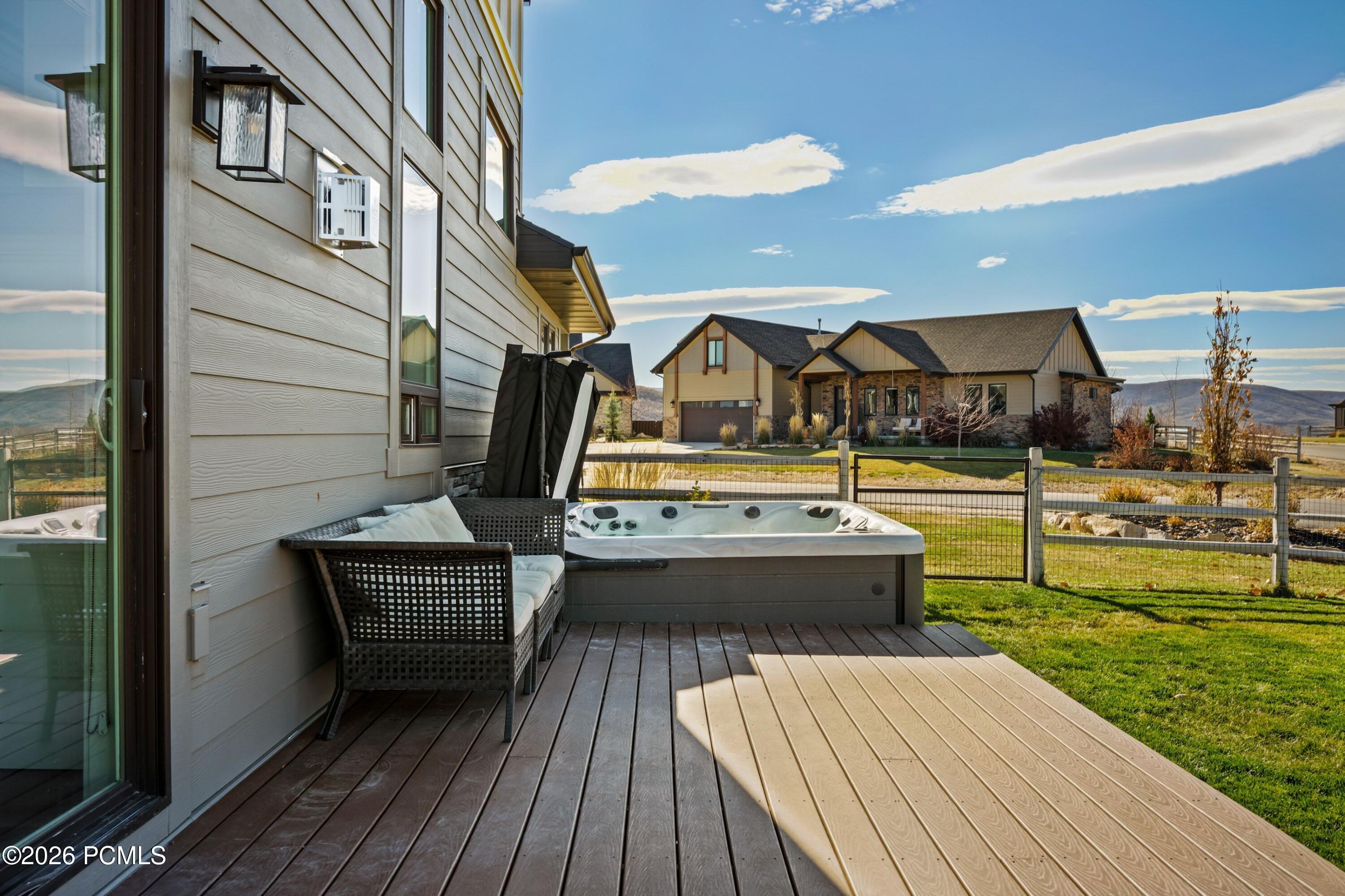 862 W Hilltop Court