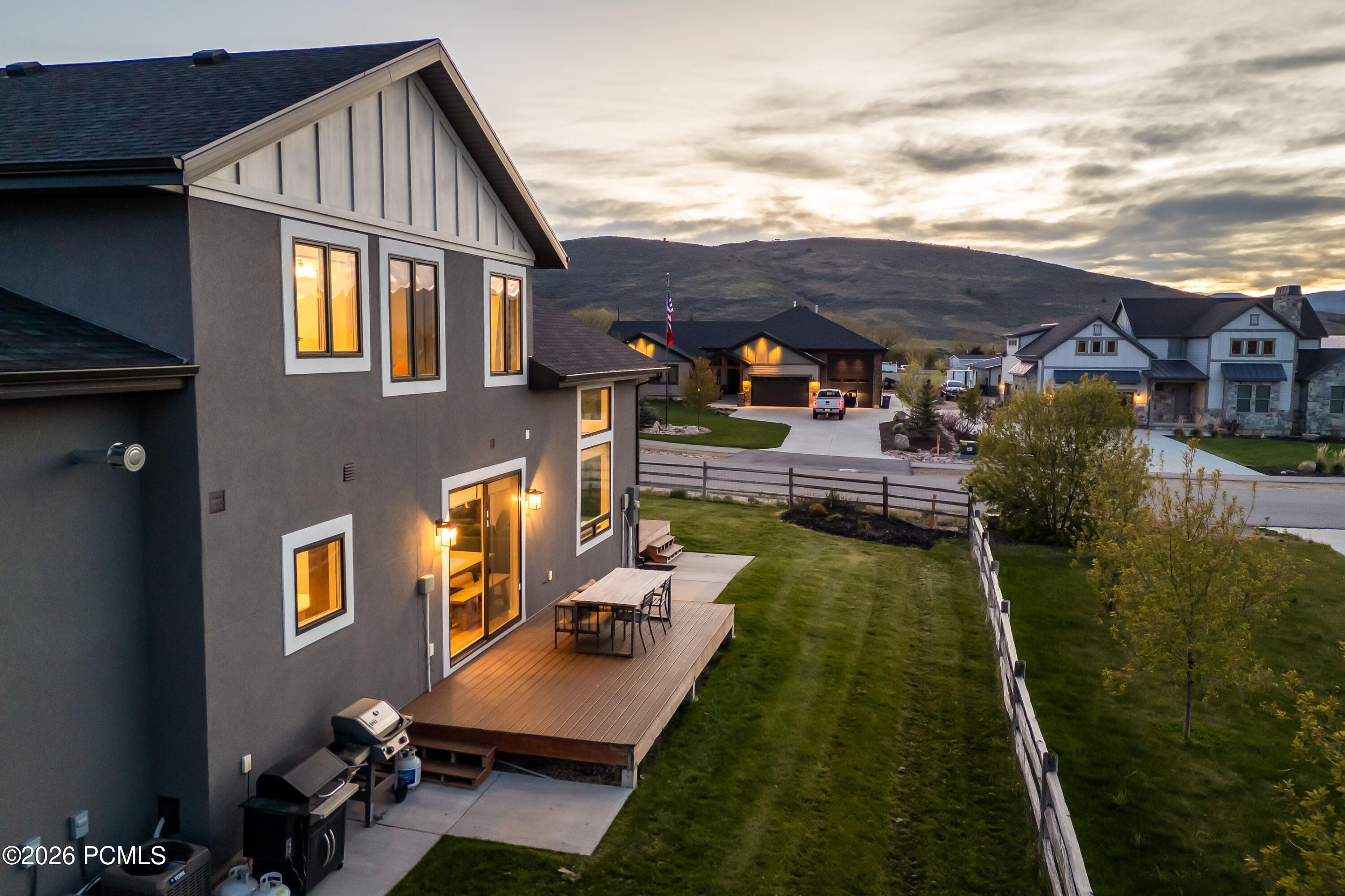 862 W Hilltop Court
