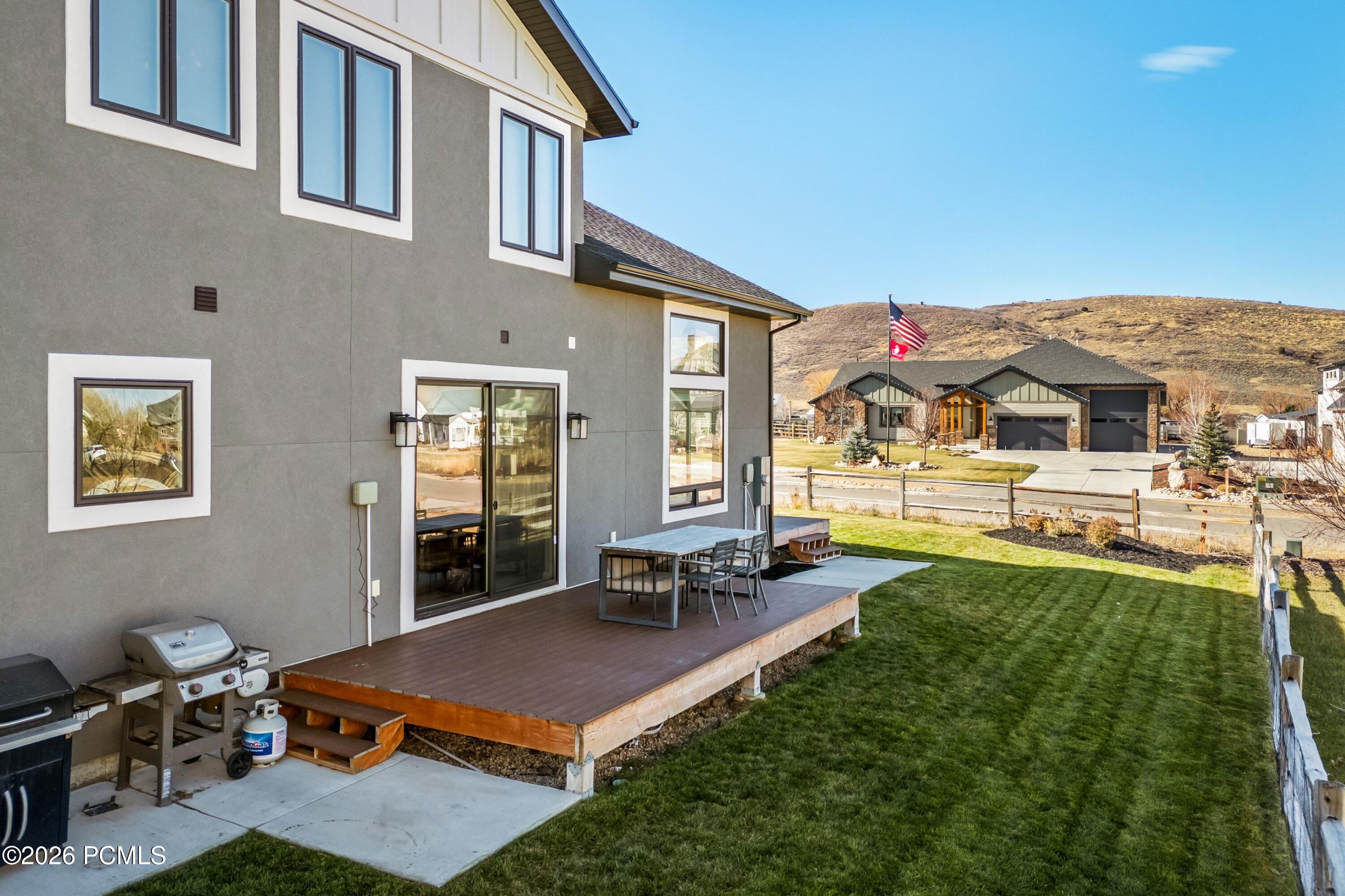 862 W Hilltop Court