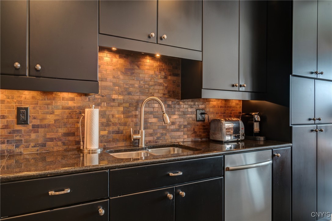 211 West Jefferson Street 405