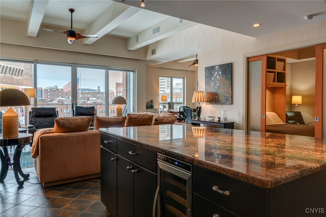 211 West Jefferson Street 405