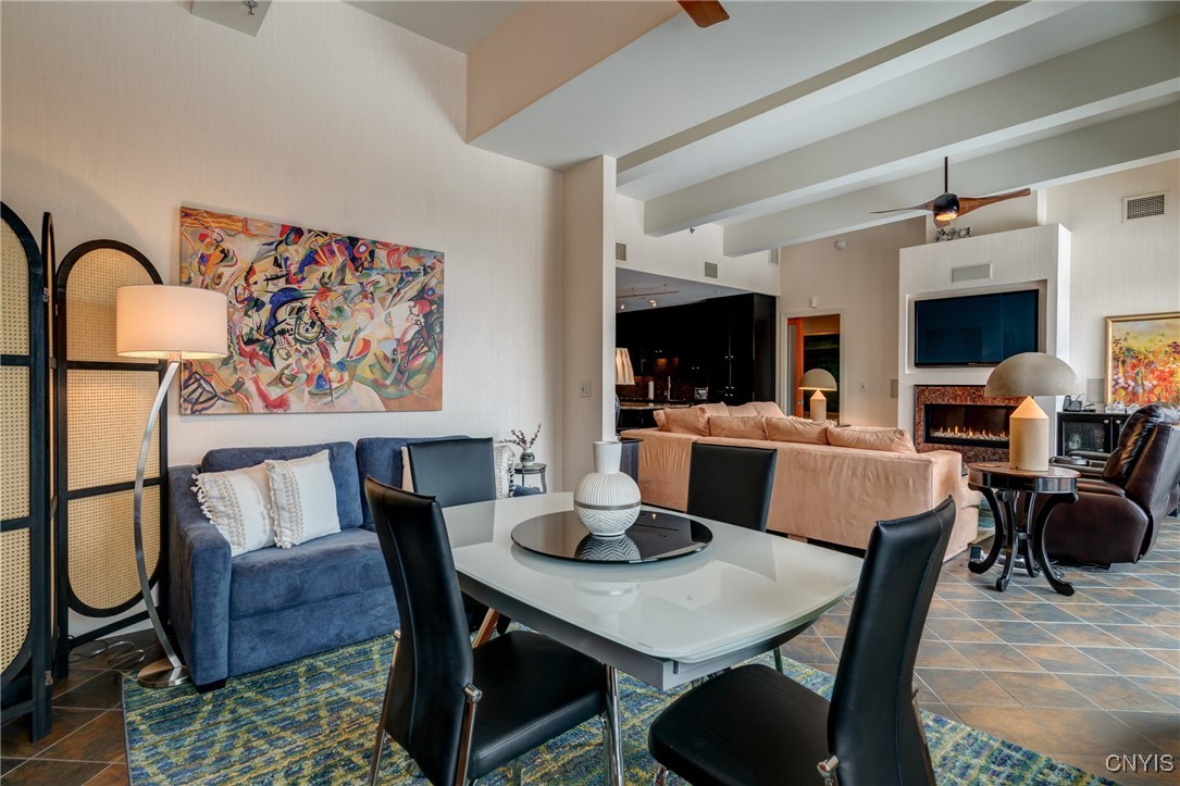 211 West Jefferson Street 405