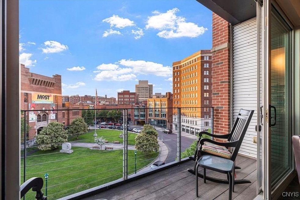 211 West Jefferson Street 405