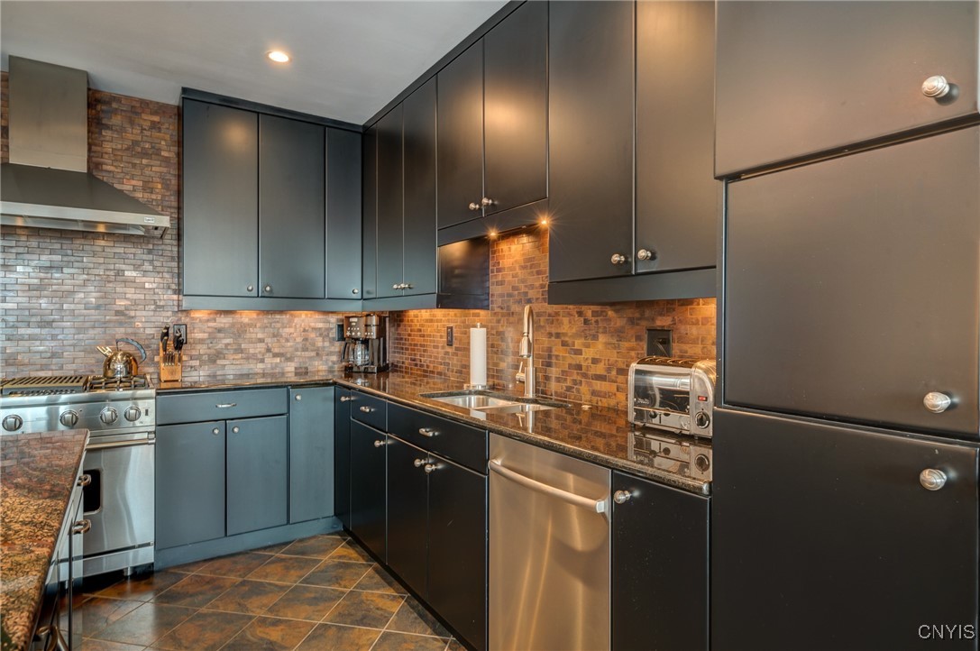 211 West Jefferson Street 405