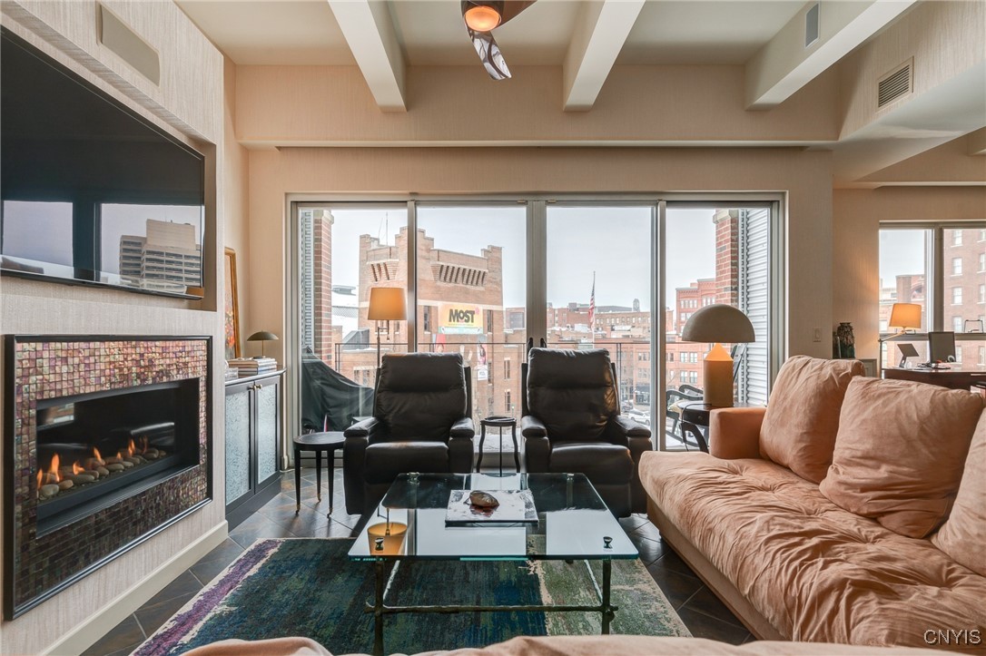 211 West Jefferson Street 405