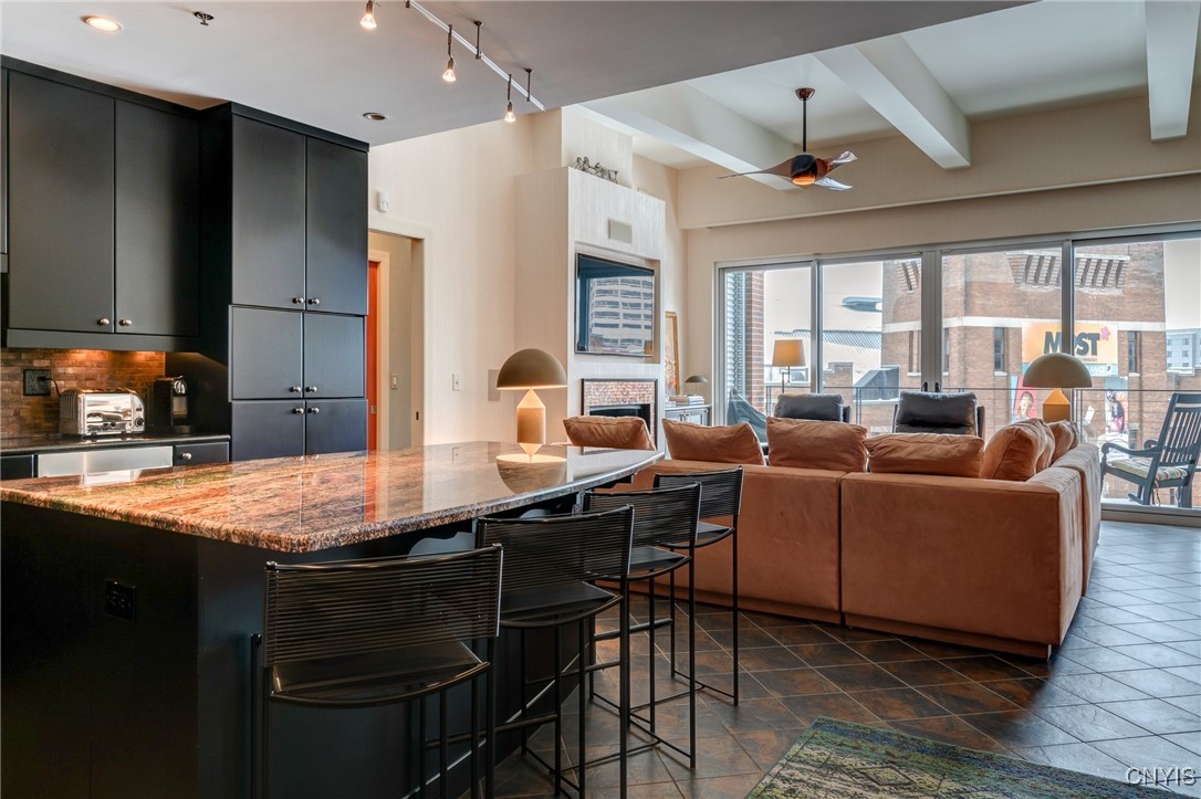 211 West Jefferson Street 405