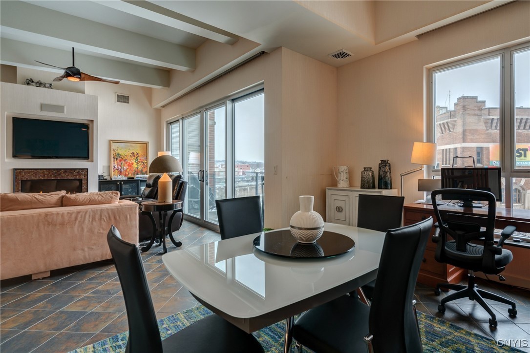 211 West Jefferson Street 405