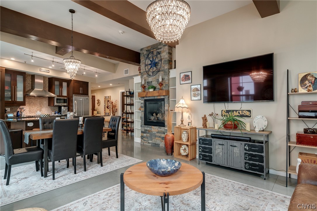211 West Jefferson Street R302