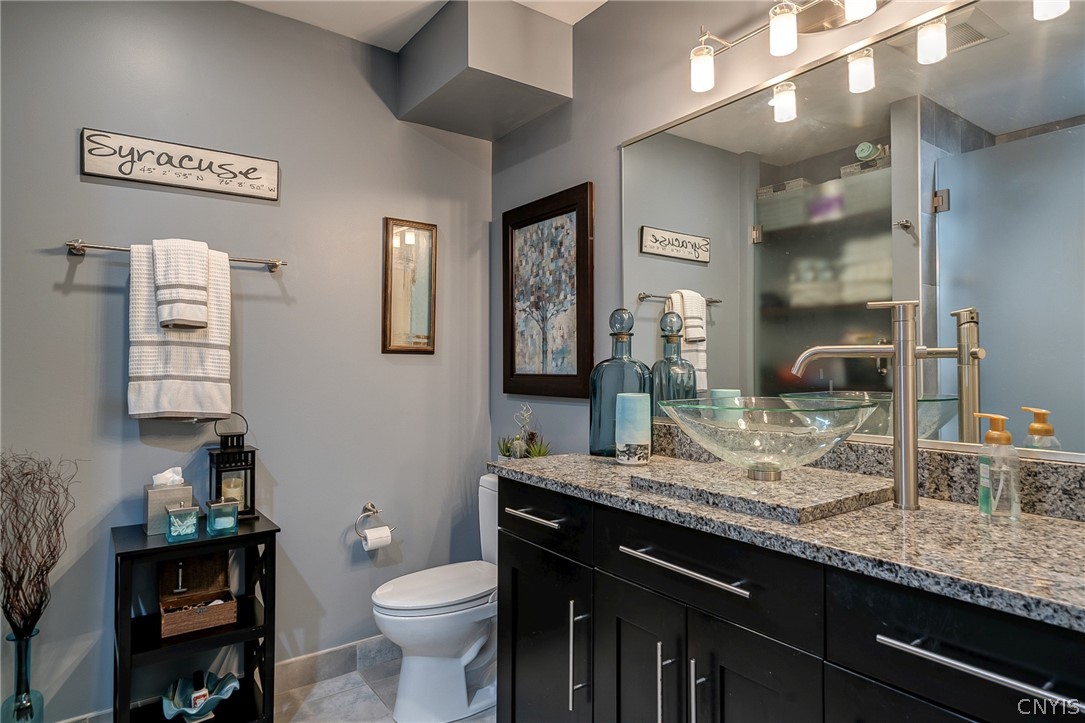 211 West Jefferson Street R302