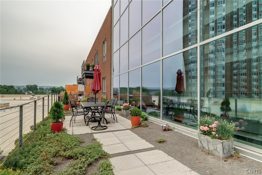 211 West Jefferson Street R302
