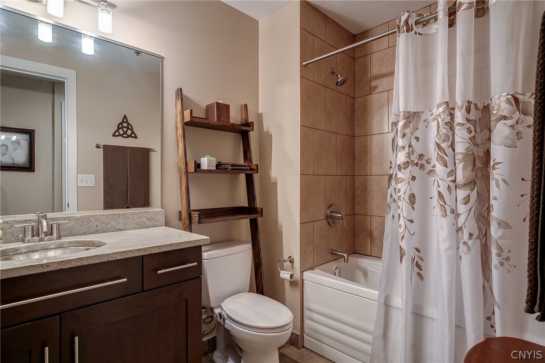 211 West Jefferson Street R302