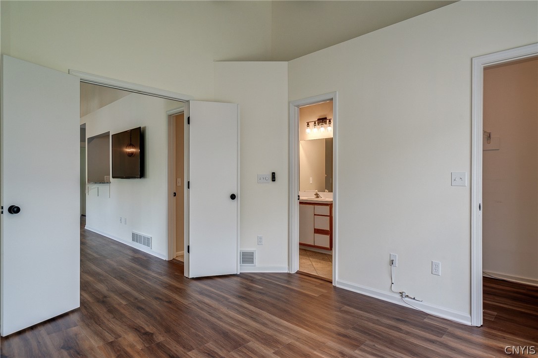 2404 Pipers Court