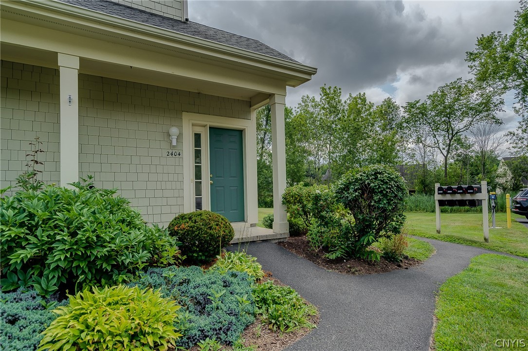 2404 Pipers Court