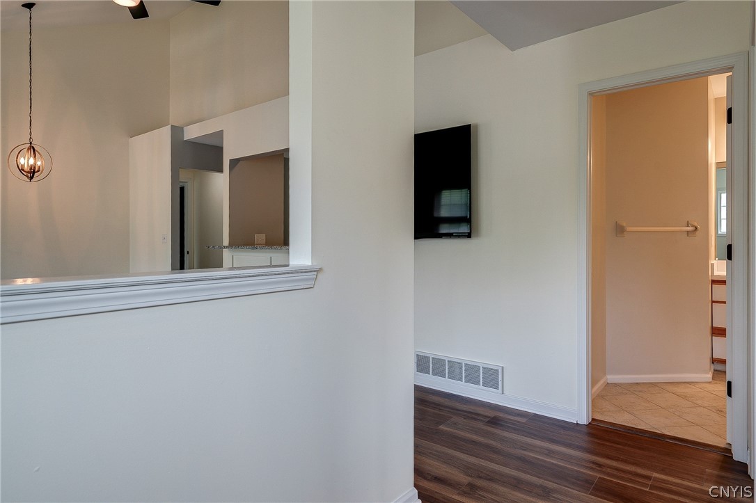 2404 Pipers Court
