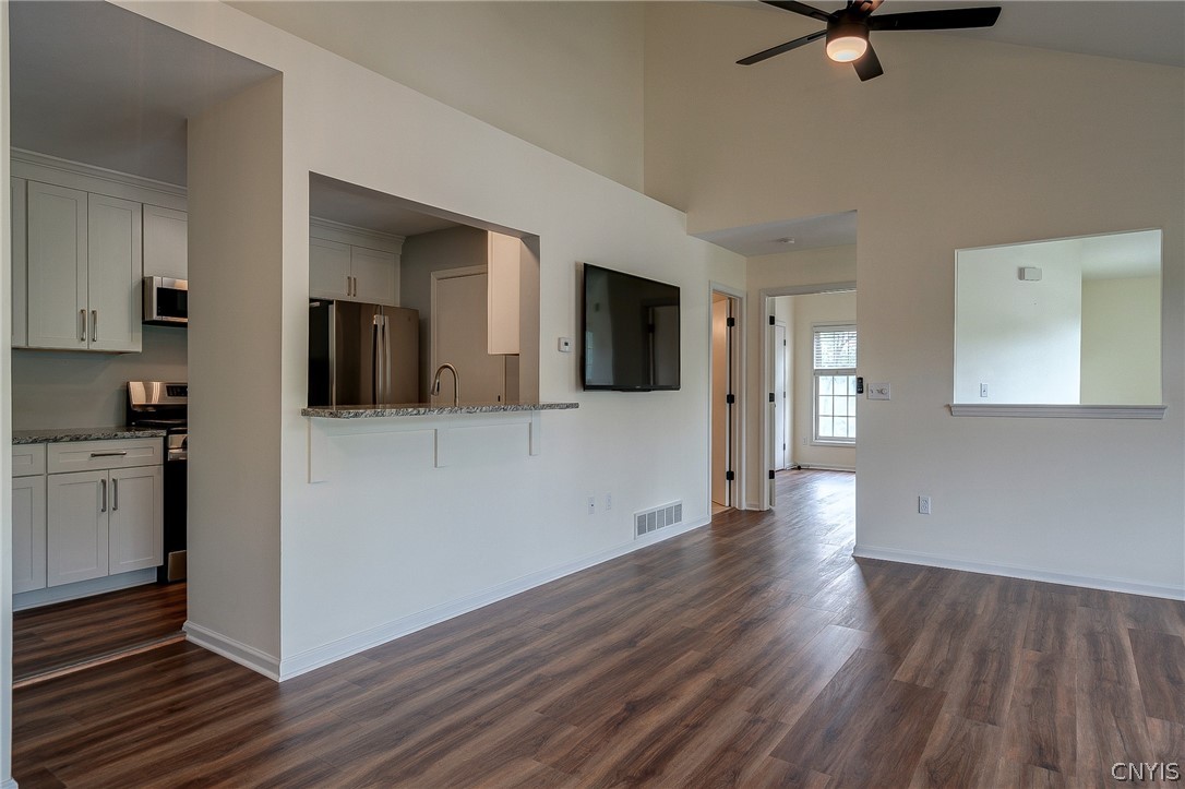 2404 Pipers Court