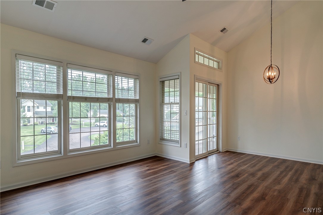 2404 Pipers Court