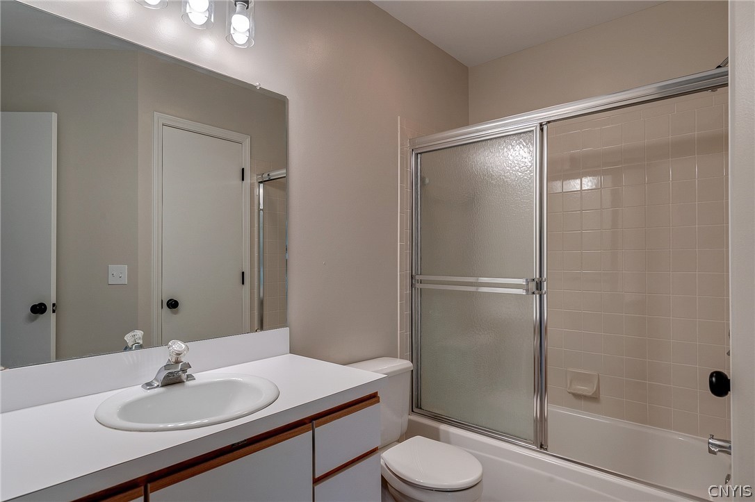 2404 Pipers Court