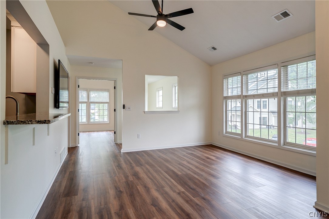 2404 Pipers Court