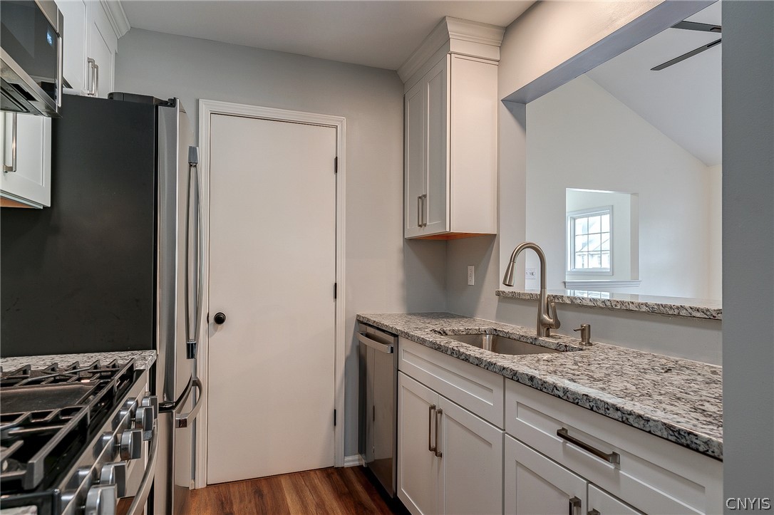 2404 Pipers Court