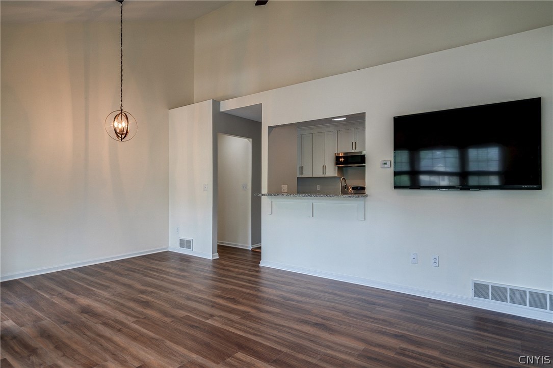 2404 Pipers Court