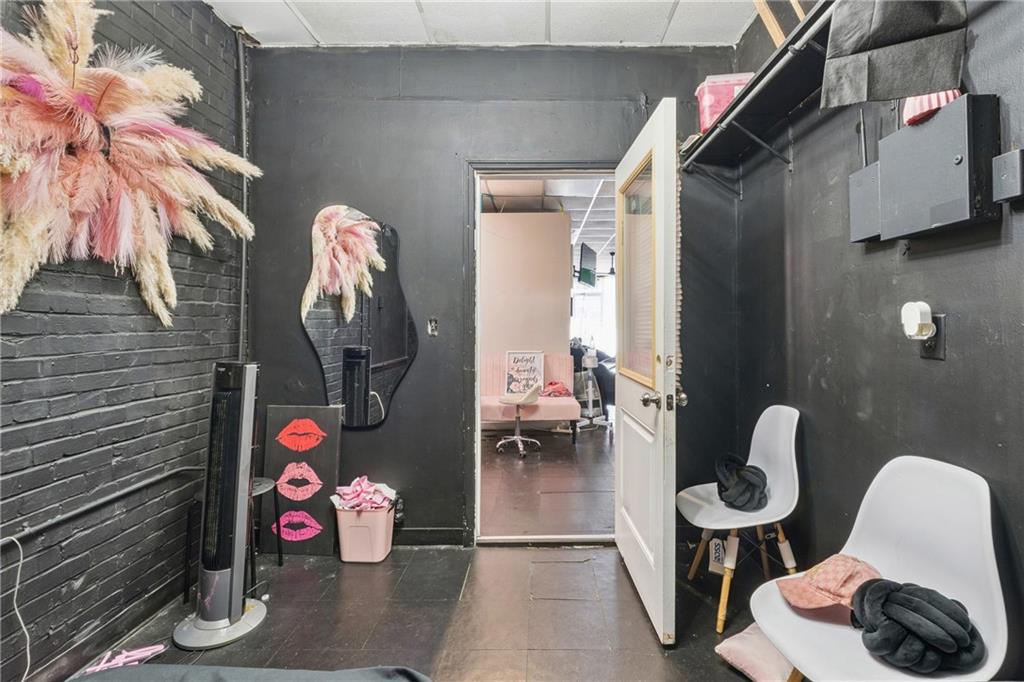 5866 Love Street