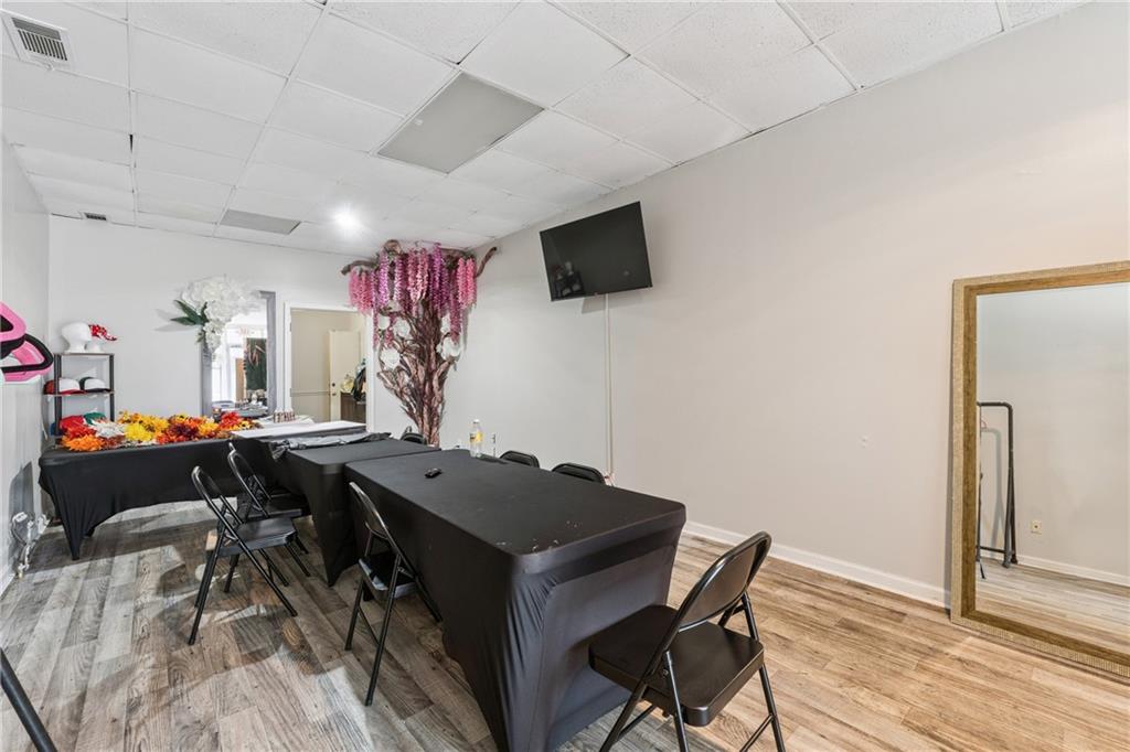 5866 Love Street