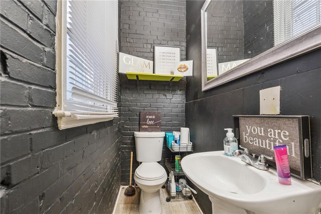 5866 Love Street