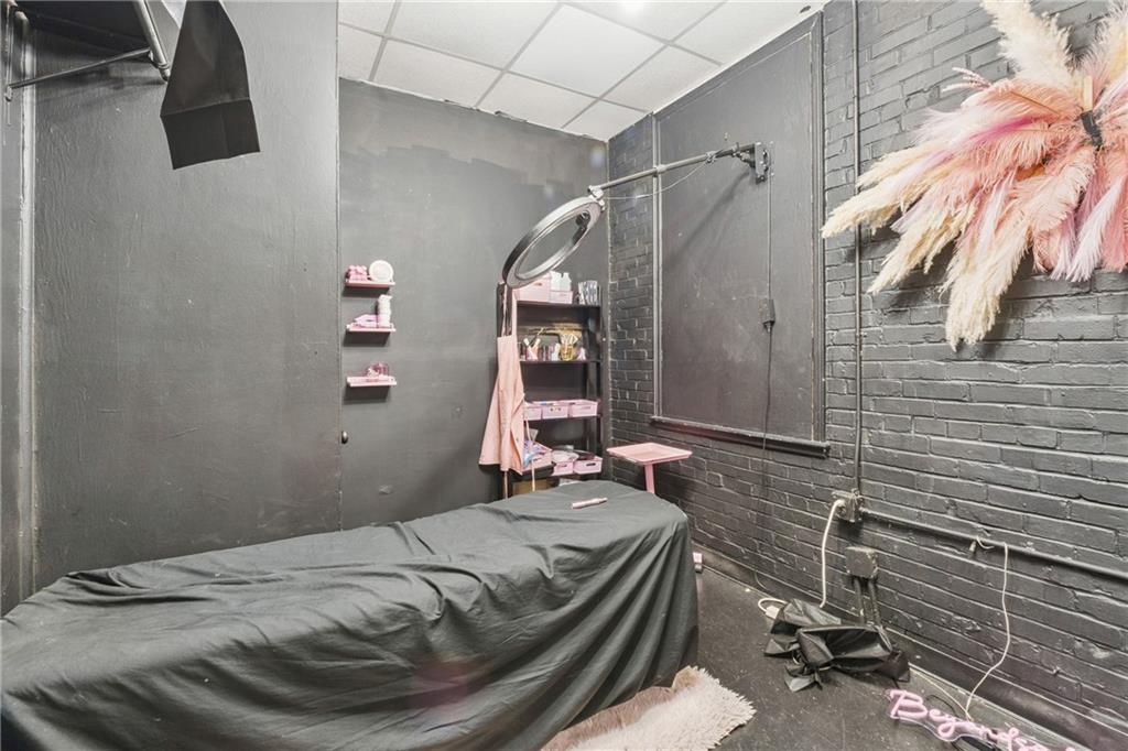 5866 Love Street