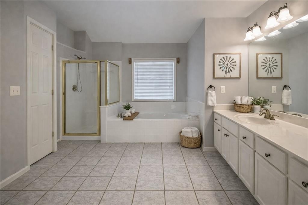 915 Bishops Crossing