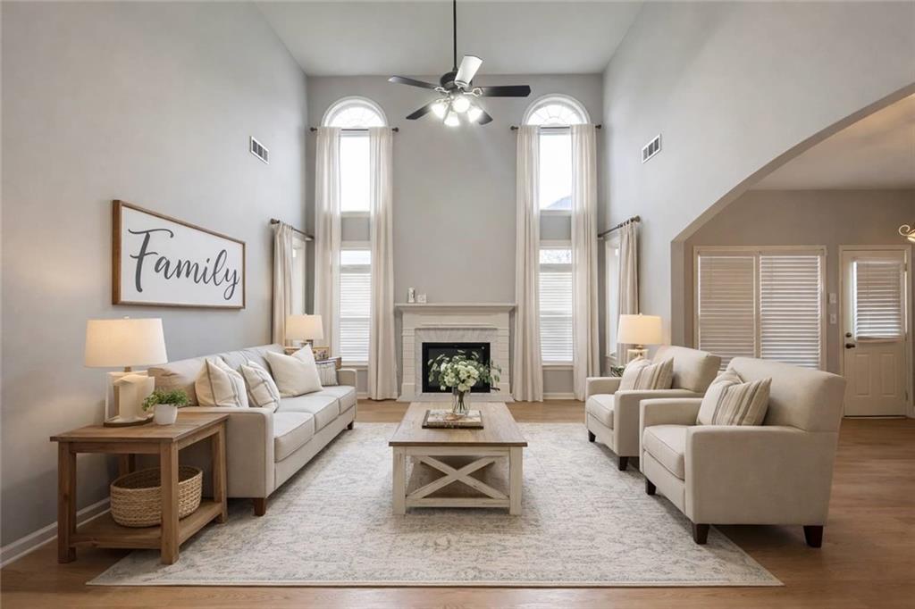 915 Bishops Crossing