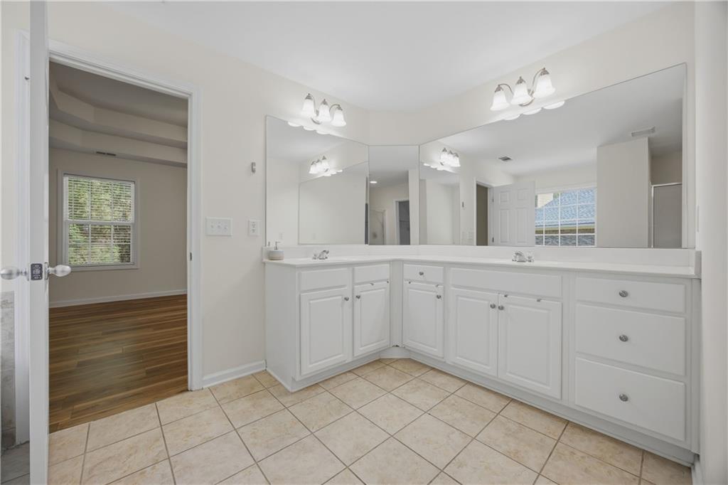 910 Park Knoll Court